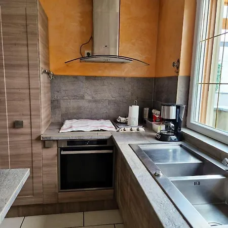 Maison Charmante A Avec Jardin Et Parking Inclus *