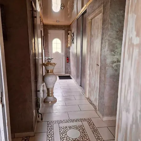 Maison Charmante A Avec Jardin Et Parking Inclus *